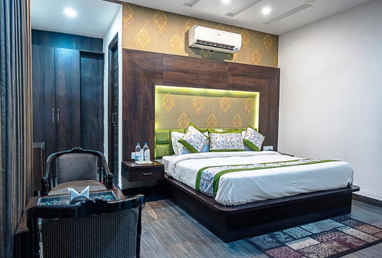 Hotel Royals Grand Galaxy Amritsar Exterior foto