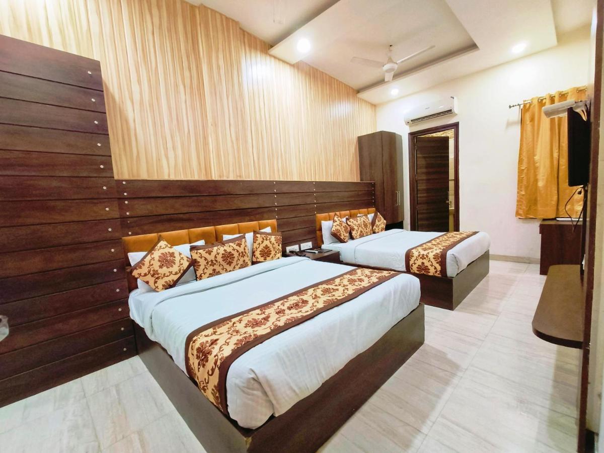 Hotel Royals Grand Galaxy Amritsar Exterior foto